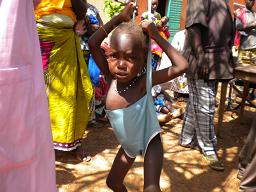 20090704-burkina faso weighing.JPG